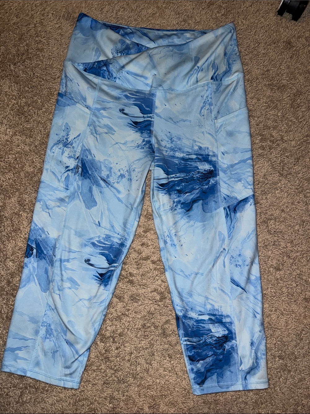 Earth Yoga Light and Deep Blue Marble Capri Leggings